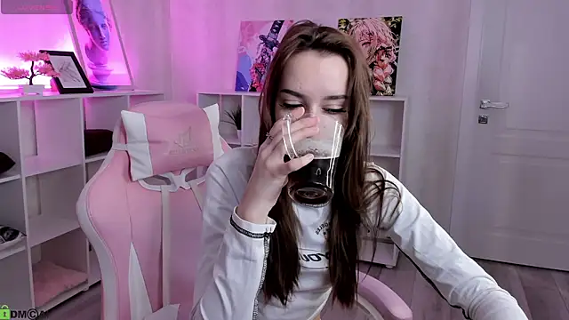 Snapshot of Hi__Karuuu chatting on 02/04/26, 01:11 Hi Karuuu online show from 02/04/26, 01:11