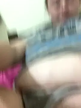 Snapshot of pomelito2 chatting on 12/19/25, 04:05 pomelito2 online show from 12/19/25, 04:05