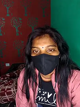 Snapshot of QWEEN7B chatting on 12/18/25, 04:55 QWEEN7B online show from 12/18/25, 04:55