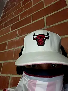 Snapshot of valentino2026 chatting on 12/18/25, 08:19 valentino2026 online show from 12/18/25, 08:19