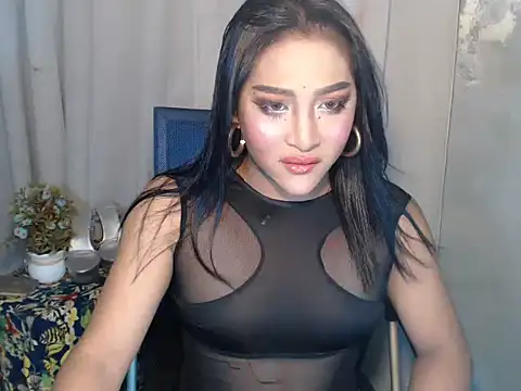 Snapshot of loveasiancock96 chatting on 01/10/26, 04:24 loveasiancock96 online show from 01/10/26, 04:24