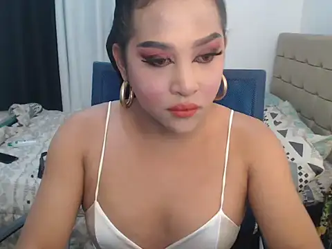 Snapshot of loveasiancock96 chatting on 12/18/25, 12:53 loveasiancock96 online show from 12/18/25, 12:53