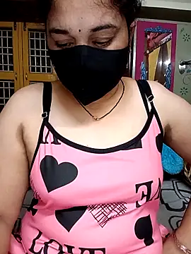 maduri   online show from 04/04/26, 11:55