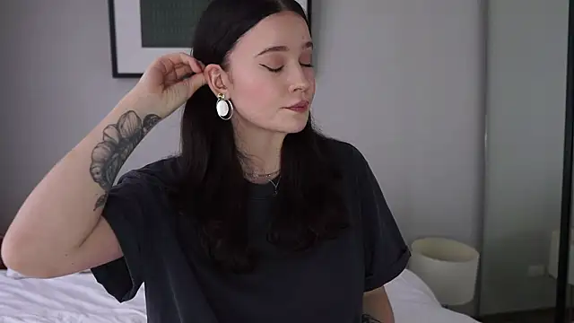 bonjour nihao hello online show from 03/07/26, 03:57