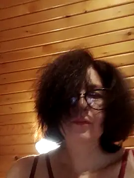 Snapshot of Vikimoon1127 chatting on 12/19/25, 12:40 Vikimoon1127 online show from 12/19/25, 12:40