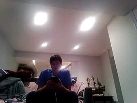 Snapshot of nobored chatting on 12/18/25, 01:15 nobored online show from 12/18/25, 01:15