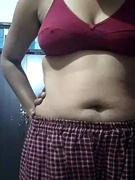 Snapshot of luxury_sofiya chatting on 12/18/25, 11:58 luxury sofiya online show from 12/18/25, 11:58