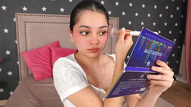 RaquellStar online show from 02/19/26, 05:48