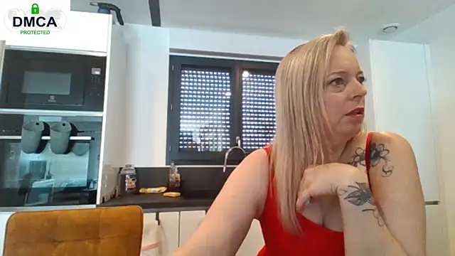 Miss-Chupagirly online show from 03/19/26, 10:04