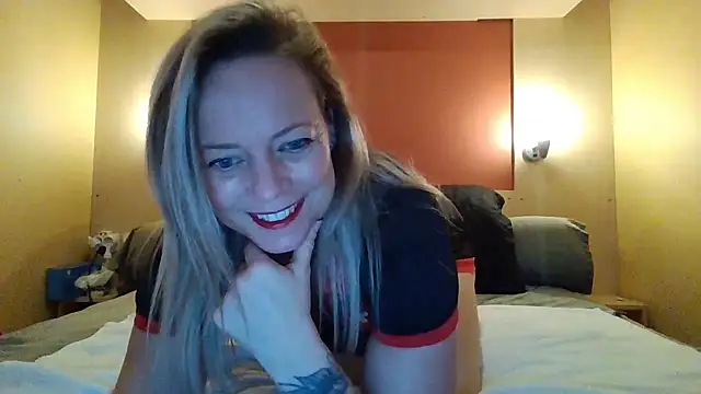 Miss-Chupagirly online show from 01/11/26, 05:42