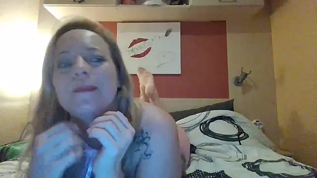 Miss-Chupagirly online show from 12/19/25, 05:04