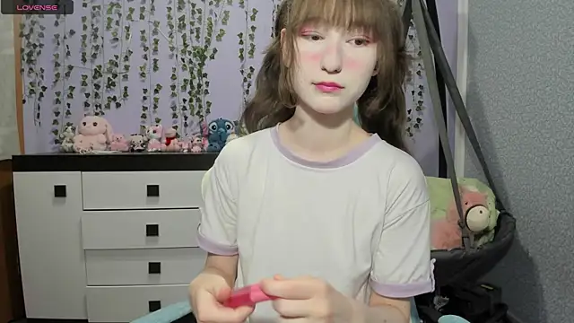 Snapshot of Yoonhee_ki chatting on 06/18/26, 03:06 Yoonhee ki online show from 06/18/26, 03:06