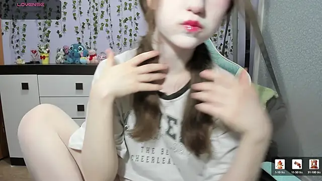 Snapshot of Yoonhee_ki chatting on 07/01/26, 07:14 Yoonhee ki online show from 07/01/26, 07:14