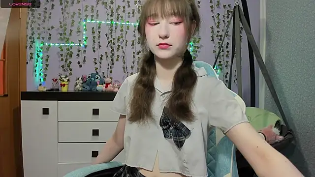 Snapshot of Yoonhee_ki chatting on 06/29/26, 02:17 Yoonhee ki online show from 06/29/26, 02:17