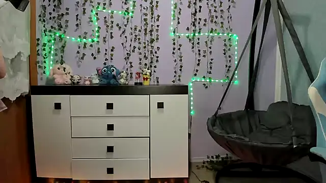 Snapshot of Yoonhee_ki chatting on 02/09/26, 03:43 Yoonhee ki online show from 02/09/26, 03:43