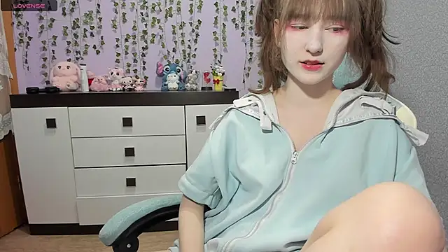 Yoonhee ki online show from 05/10/26, 08:33