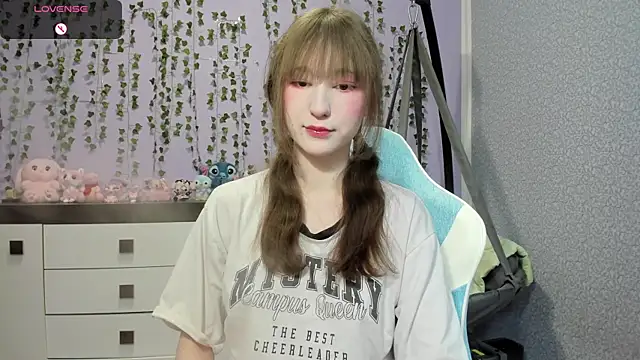 Snapshot of Yoonhee_ki chatting on 07/06/26, 02:02 Yoonhee ki online show from 07/06/26, 02:02