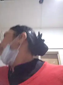 Snapshot of BoniFox_ chatting on 12/18/25, 02:10 BoniFox online show from 12/18/25, 02:10