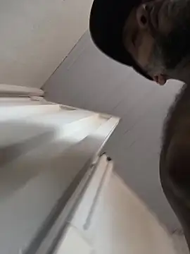 morenoteza0 online show from 12/21/25, 05:47