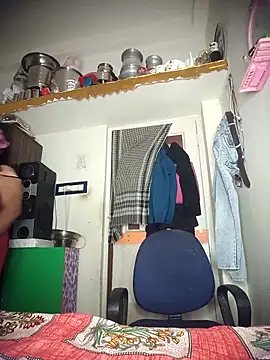 Snapshot of Cutie_Tumpa_ chatting on 12/18/25, 06:56 Cutie Tumpa online show from 12/18/25, 06:56