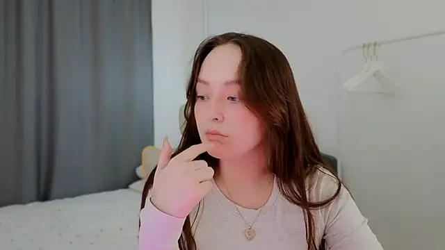 fallin lovee online show from 03/26/26, 01:42