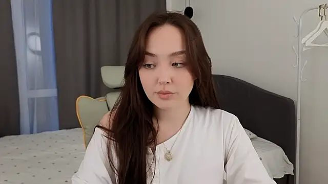 fallin lovee online show from 03/10/26, 01:15