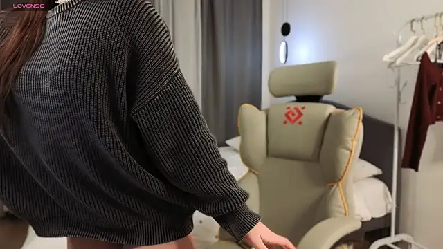 fallin lovee online show from 02/15/26, 08:30