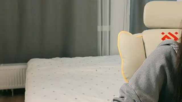 fallin lovee online show from 02/24/26, 09:59