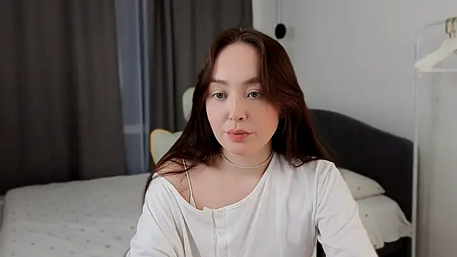 fallin lovee online show from 03/03/26, 02:24