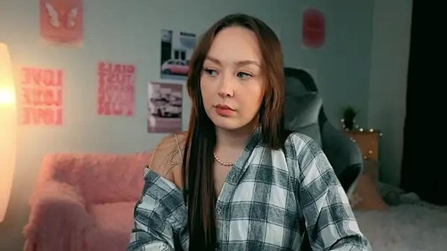 fallin lovee online show from 02/09/26, 07:56