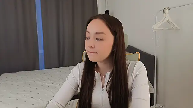 fallin lovee online show from 03/13/26, 01:49