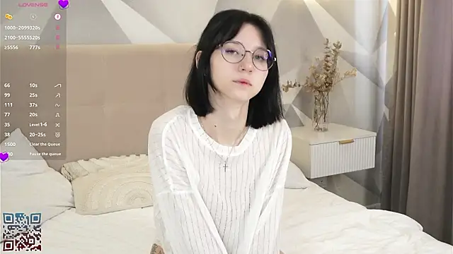 Snapshot of DeliaLoma chatting on 03/03/26, 06:09 DeliaLoma online show from 03/03/26, 06:09