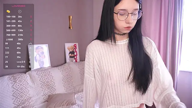 Snapshot of DeliaLoma chatting on 04/25/26, 06:38 DeliaLoma online show from 04/25/26, 06:38