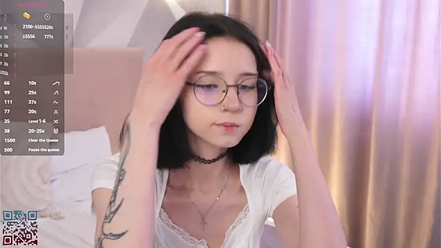 Snapshot of DeliaLoma chatting on 03/17/26, 06:16 DeliaLoma online show from 03/17/26, 06:16