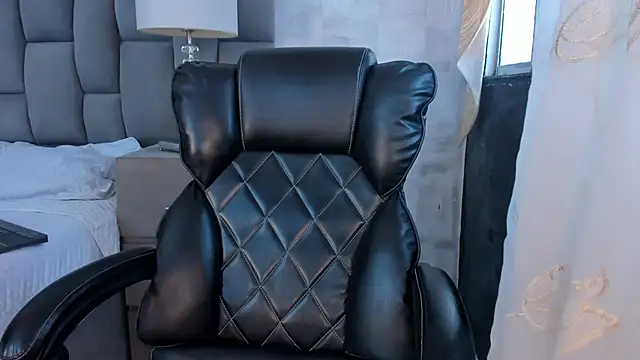 ChannelWhitee  online show from 01/15/26, 08:23