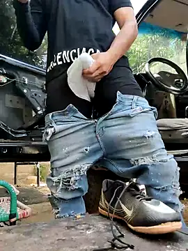 Snapshot of PIGHIGHDIRTY_p0 chatting on 02/16/26, 06:17 PIGHIGHDIRTY p0 online show from 02/16/26, 06:17