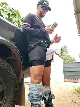 Snapshot of PIGHIGHDIRTY_p0 chatting on 02/25/26, 06:41 PIGHIGHDIRTY p0 online show from 02/25/26, 06:41