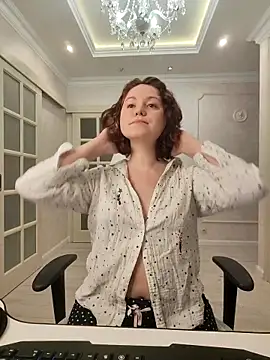 Snapshot of LondonMiley chatting on 02/02/26, 03:11 LondonMiley online show from 02/02/26, 03:11