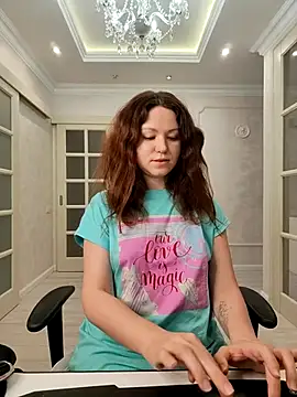 Snapshot of LondonMiley chatting on 12/22/25, 07:03 LondonMiley online show from 12/22/25, 07:03