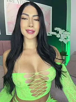Snapshot of ItsTatiana chatting on 05/18/26, 02:00 ItsTatiana online show from 05/18/26, 02:00