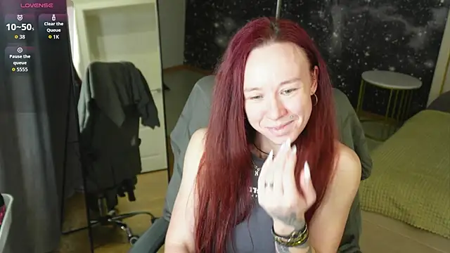 Snapshot of Spoty_Kate_ chatting on 04/06/26, 01:12 Spoty Kate online show from 04/06/26, 01:12