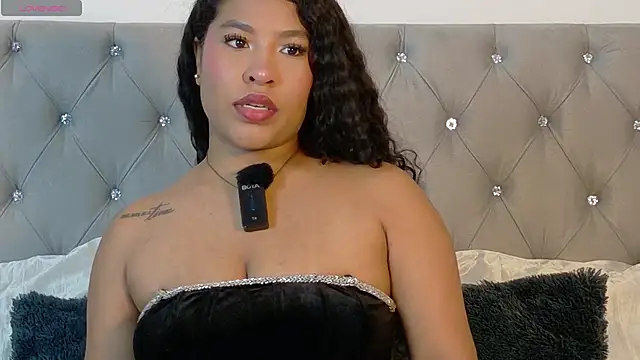 izzybelmonth12 online show from 07/11/26, 09:48