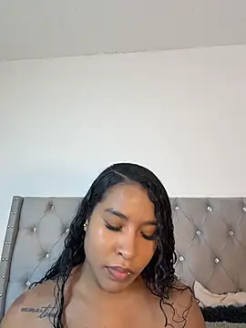 izzybelmonth12 online show from 03/21/26, 08:02