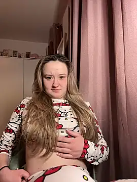 LilyLuck  online show from 12/23/25, 12:22