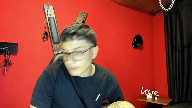 anddy024  online show from 12/20/25, 03:42