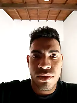 Snapshot of Moreno_latino_sex chatting on 12/19/25, 08:11 Moreno latino sex online show from 12/19/25, 08:11