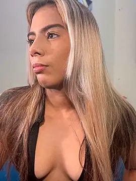 MiaSizzle online show from 12/19/25, 08:55