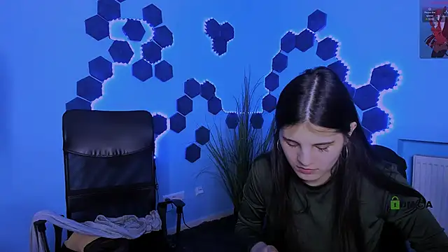 lizzie boom  online show from 02/23/26, 08:20