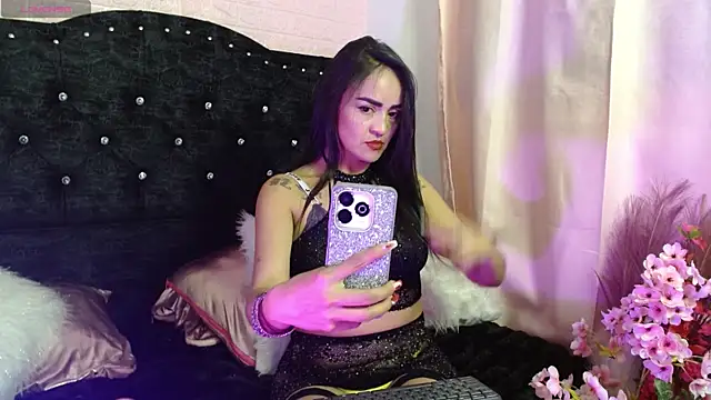 Ambar Rouxee online show from 01/05/26, 08:01