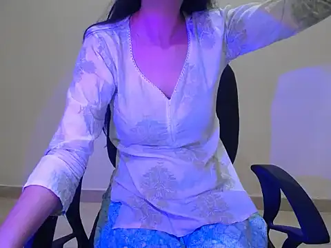 Snapshot of Farhana_beautyfull chatting on 06/20/26, 04:06 Farhana beautyfull online show from 06/20/26, 04:06